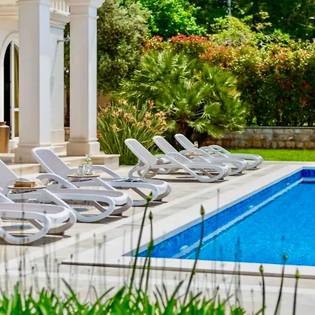 Дом отдыха Stylish Kzey, Private Pool Сплит